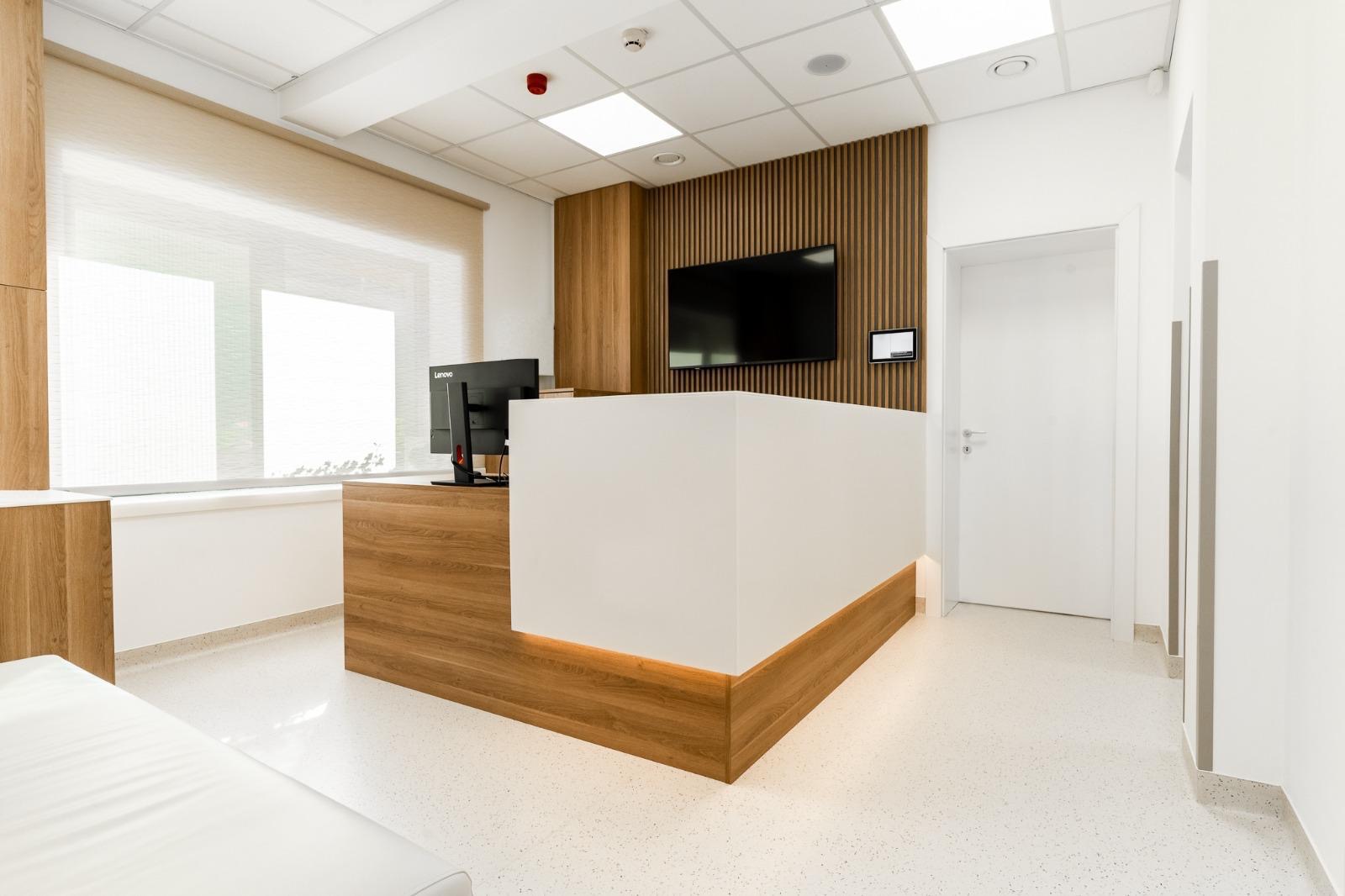 Spațiul de recepție al clinicii KindMedica din Brașov